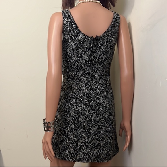 A Classy Sleeveless Symmetrical/Tweed Dress By Alexandra of California. 12P - Picture 14 of 15
